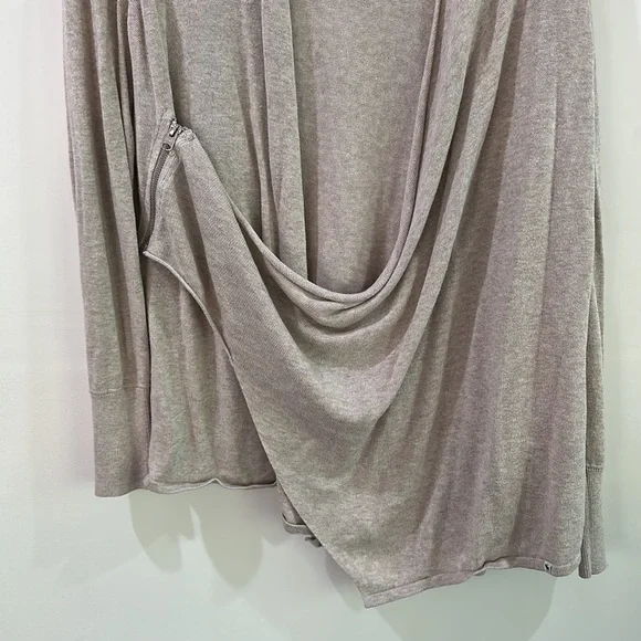 Abercrombie and Fitch Zip Up - Picture 4 of 8